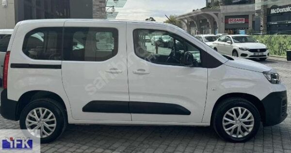 FIAT DOBLO- 23/24; ARAÇ BİLGİLERİ VE RESİMLERİ