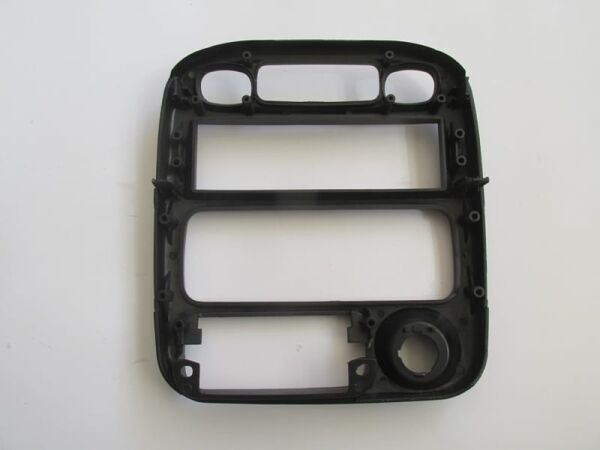 HYUNDAI ACCENT- 98/00; ÖN GÖĞÜS TEYP PANELİ/ÇERÇEVESİ (KLİMALI) (ÇEVİRMELİ AYAR)