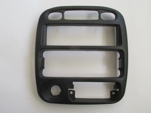 HYUNDAI ACCENT- 98/00; ÖN GÖĞÜS TEYP PANELİ/ÇERÇEVESİ (KLİMASIZ) (SÜRGÜLÜ AYAR)