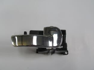 NISSAN PICK UP- NAVARA- 06/14; ÖN KAPI İÇ AÇMA KOLU SAĞ (ELCEĞİ NİKELAJLI)