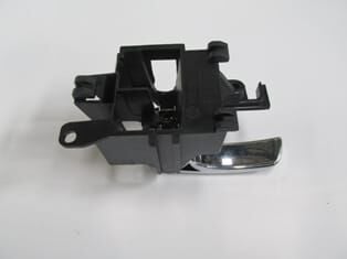 NISSAN PICK UP- NAVARA- 06/14; ÖN KAPI İÇ AÇMA KOLU SAĞ (ELCEĞİ NİKELAJLI)