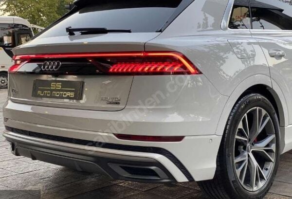AUDI Q8- 18/25; ARAÇ BİLGİLERİ VE RESİMLERİ