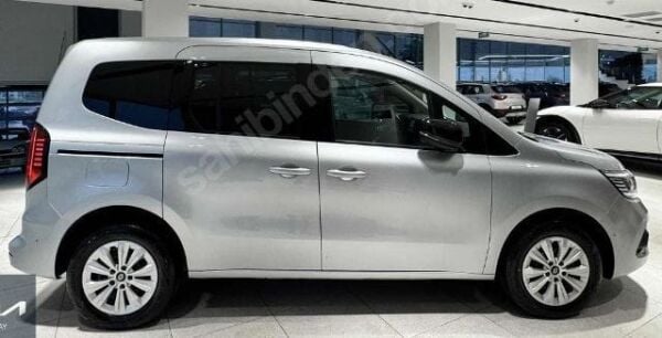 RENAULT KANGOO- 5- 24/25; ARAÇ BİLGİLERİ VE RESİMLERİ