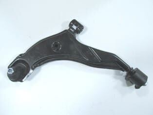 HYUNDAI ACCENT- 98/00; ÖN ALT TABLA SOL (SALINCAK) BURÇLU/ROTİLLİ (SH)