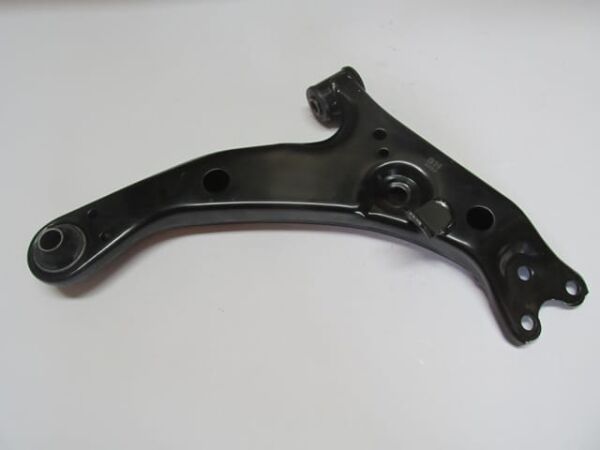 TOYOTA COROLLA- AE101- 95/98; ÖN ALT TABLA SAĞ (BURÇLU TİP) (ENJEKSİYONLU) (SALINCAK) (SH)