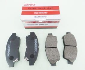 TOYOTA COROLLA- AE101- 95/98; ÖN FREN BALATASI (ENJEKSİYONLU TİP) (DİSK) (133X52,9X17) (DAIWA)