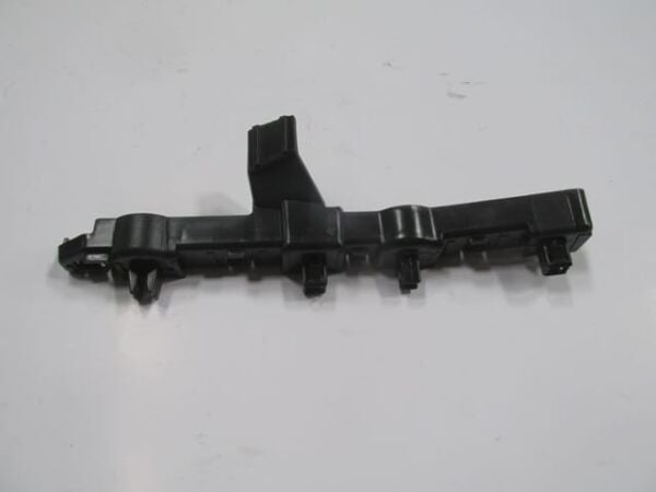 NISSAN QASHQAI- J11- 14/21; ÖN TAMPON BAĞLANTI BRAKETİ SOL PLASTİK (CASP)