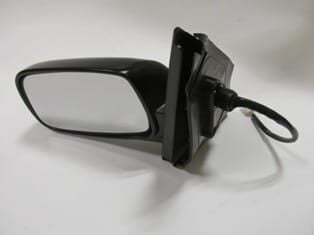 TOYOTA YARIS- 00/06; KAPI AYNASI SOL ELEKTRİKLİ 3FİŞLİ (DAMLA GÖZLÜ/GÖZSÜZ) (FAMELLA)