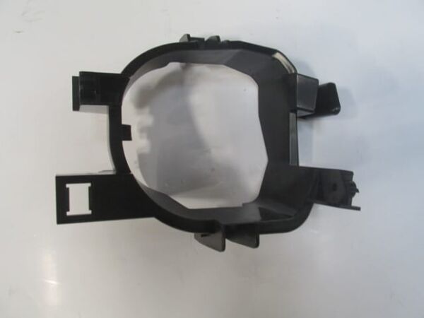 NISSAN PICK UP- NAVARA- 16/22; SİS LAMBA ÇERÇEVE BRAKETİ SAĞ PLASTİK (CASP)