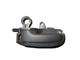 TOYOTA YARIS- 00/06; ÖN KAPI İÇ AÇMA KOLU SOL SİYAH (HUSHAN)