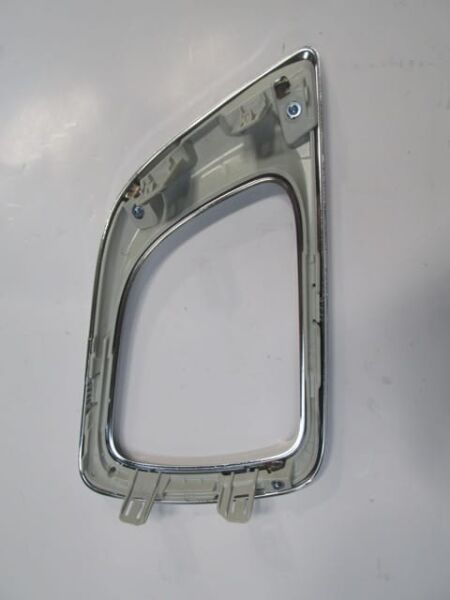 NISSAN PICK UP- NAVARA- 16/22; SİS LAMBA ÇERÇEVESİ SOL NİKELAJLI (CASP)