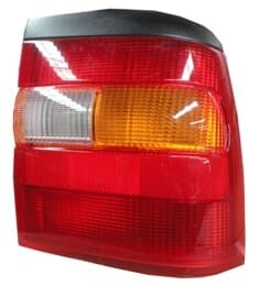 OPEL VECTRA- A- 93/95; STOP LAMBASI SAĞ (ÜSTÜ SİYAH KUŞAKLI TİP) (FAMELLA)