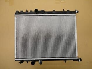 PEUGEOT 206- HB- 99/09; SU RADYATÖRÜ MANUEL BENZİNLİ(PLASTİK KAZAN)ALÜMİNYUM 1SIRA (66.5/48) TOM