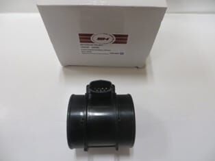 OPEL ASTRA- H- SD/HB- 04/14; HAVA AKIŞ SENSÖRÜ (DEBİMETRE) 4 FİŞLİ (1.8cc/2.0cc 16VALF)(SH)