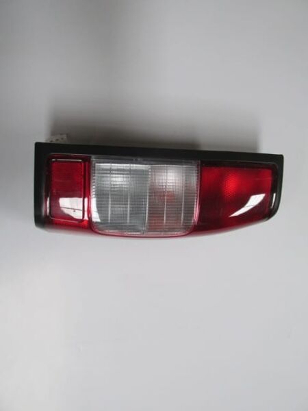 NISSAN SKYSTAR- PICK UP- D22- 99/02; STOP LAMBASI SAĞ KIRMIZI/BEYAZ (FPI)