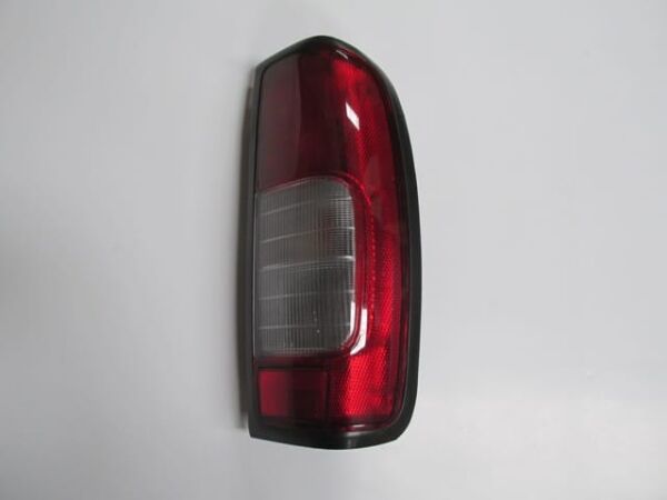 NISSAN SKYSTAR- PICK UP- D22- 99/02; STOP LAMBASI SAĞ KIRMIZI/BEYAZ (FPI)