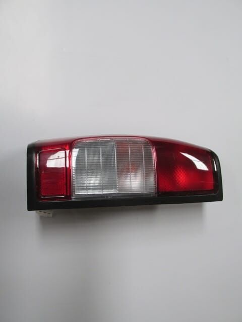 NISSAN SKYSTAR- PICK UP- D22- 99/02; STOP LAMBASI SOL KIRMIZI/BEYAZ (FPI)