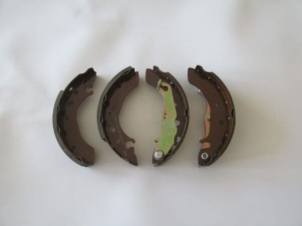 FORD FIESTA- 00/02; ARKA FREN PABUCU 1,25/1,3/1,4cc (90X30) (BRAMAX)