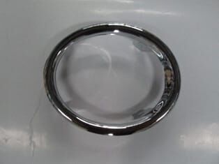 RENAULT SYMBOL- 13/16; SİS LAMBA ÇERÇEVESİ SAĞ NİKELAJLI (PLEKSAN)