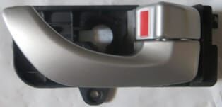 HYUNDAI SONATA- 06/11; ÖN KAPI İÇ AÇMA KOLU SAĞ ELCEĞİ GÜMÜŞ GRİ (HUSHAN)