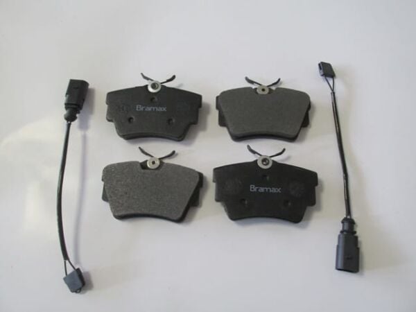 RENAULT TRAFIC- 2- 04/14; ARKA FREN BALATASI (2 KABLOLU)(DİSK)(94,8x57,4x15) (BRAMAX)