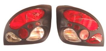 FORD FIESTA- 00/02; MODİFİYE STOP LAMBASI SAĞ/SOL SET 2 PARÇA SİYAH/KIRMIZI/BEYAZ (TYC)