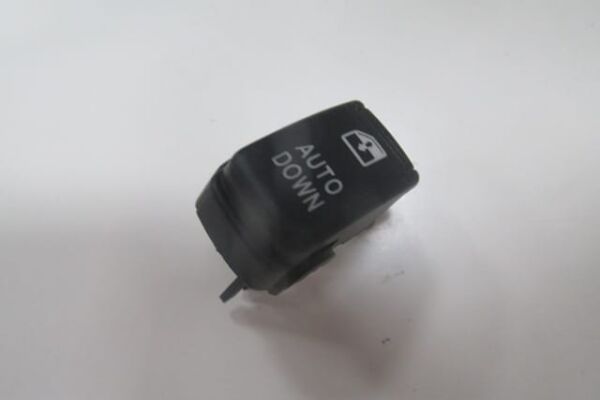 HYUNDAI GETZ- 03/05; ÖN SOL KAPI CAM AÇMA DÜĞMESİ BUTONU SOL