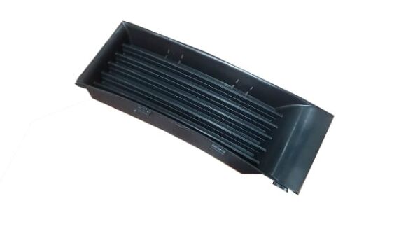 SKODA FABIA- 01/04; ÖN TAMPON PANJURU SAĞ SİYAH (TYG)