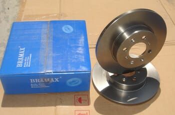 ROVER 214- 95/00; ÖN FREN DİSKİ (DÜZ)(ADET)(262X13X64,15X45X4-2-2)(BRAMAX)