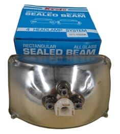 MITSUBISHI CANTER- FE635/659- 98/06; ATOM FAR LAMBASI DIŞ KARE KÜÇÜK KISA/UZUN 3FİŞ 24VOLT (KYOT