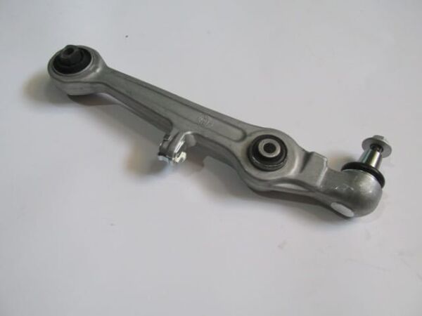 VOLKSWAGEN PASSAT- B5- 97/00; ÖN ALT TABLA DÜZ TİP SAĞ/SOL AYNI (ADET)(SALINCAK) ALÜMİNYUM (SH)