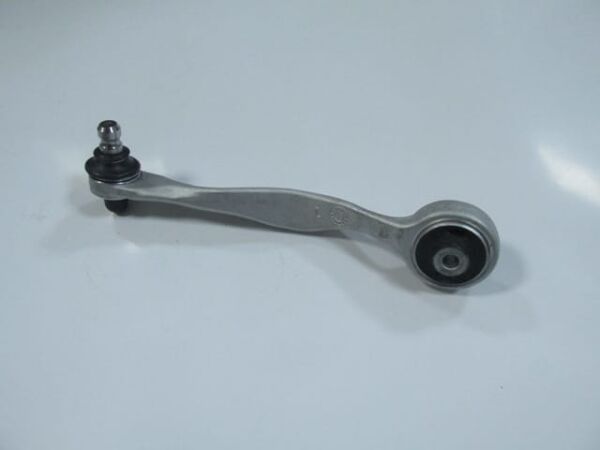 VOLKSWAGEN PASSAT- B5- 97/00; ÖN ÜST TABLA SOL EĞRİ TİP (ROTİLLİ/BURÇLU) (SALINCAK) ALÜMİNYUM (SH)