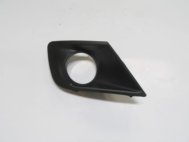 PEUGEOT 207- 09/12; SİS LAMBA KAPAĞI SAĞ SİYAH SİS DELİKLİ (TW)