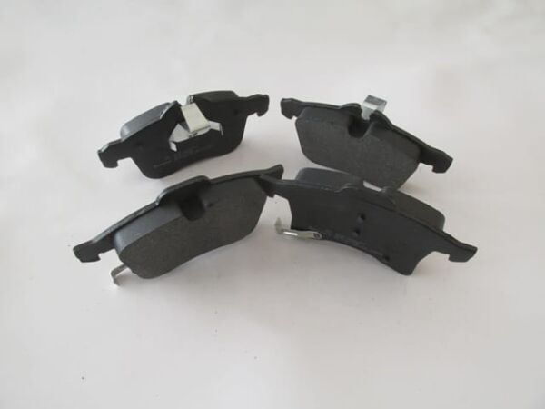 OPEL CORSA- D- 07/14; ÖN FREN BALATASI 1,6cc (KABLOSUZ)DİSK(155.2X70.8X19.2/156.5X76.2X19.2)(BRAMAX)