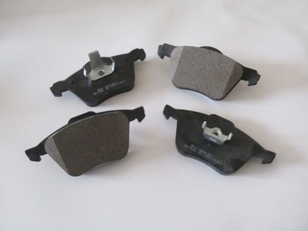 VOLVO XC90- 04/15; ÖN FREN BALATASI (KABLOSUZ)(DİSK)(155,2X72,3X18,6/15 6,4X71,6X17)(BRAMAX)