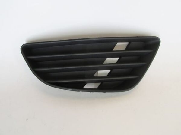 FORD FIESTA- 02/05; SİS LAMBA KAPAĞI SAĞ SİYAH SİS DELİKSİZ (TYG)