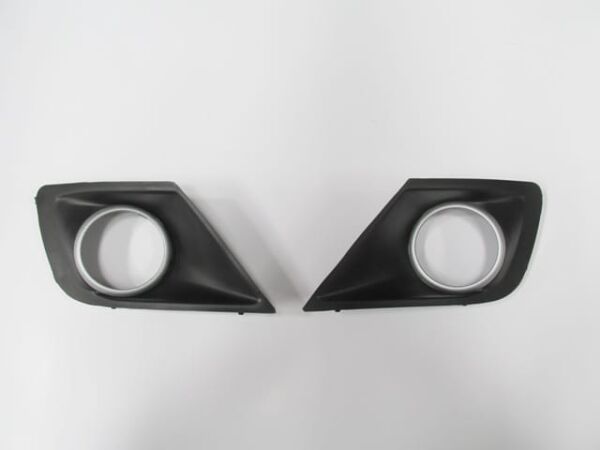 PEUGEOT 207- 09/12; SİS LAMBA KAPAĞI SAĞ/SOL SET (2 PARÇA) SİS DELİKLİ ÇERÇEVESİ GRİ