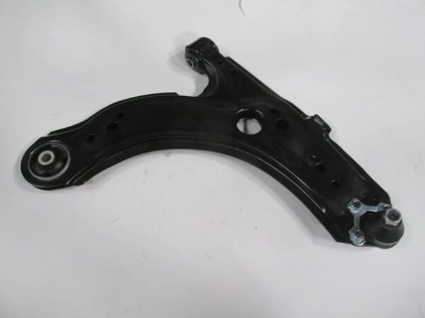 SKODA OCTAVIA- 96/10; ÖN ALT TABLA BURÇLU/ROTİLLİ SAĞ (SH)