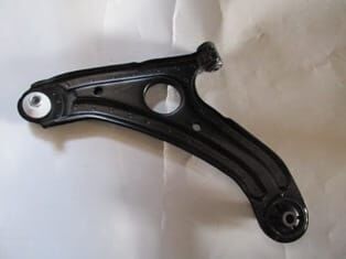 HYUNDAI GETZ- 03/05; ÖN ALT TABLA SOL ROTİLLİ/BURÇLU (SALINCAK)(SH)