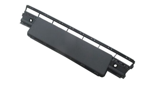 VOLKSWAGEN TRANSPORTER- T7.5- 19/24; ÖN TAMPON ALT PANJURU ORTA (PLAKA PLASTİĞİ) (SENSÖR DELİKLİ)