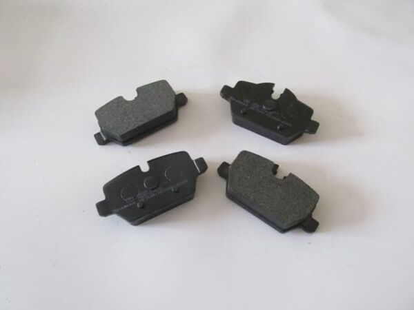 BMW 3 SERI- E90- 05/11; ARKA FREN BALATASI (KABLOSUZ)DİSK(95.20X44.63X17.4/95.20X50.95X17.4)(BRA