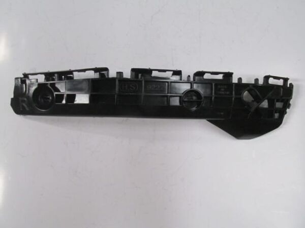 TOYOTA YARIS- 11/16; ARKA TAMPON BAĞLANTI BRAKETİ SAĞ PLASTİK (TYG)
