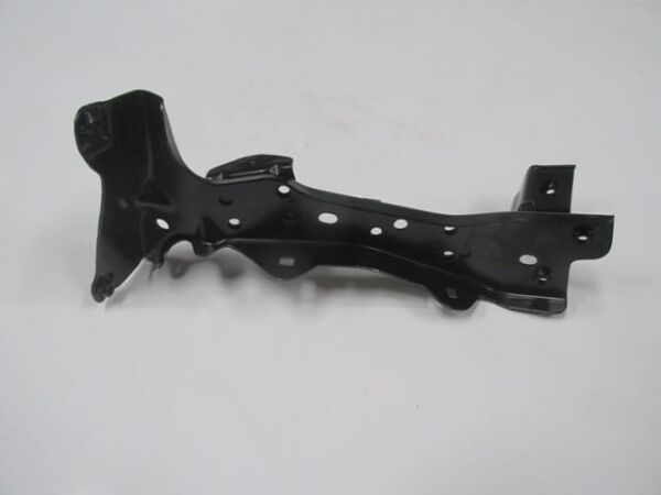 AUDI A3- SD/SB- 16/20; ÖN ÇAMURLUK BRAKETİ SAĞ (TW)