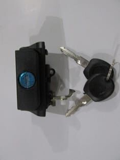 VOLKSWAGEN POLO- CLASSIC- 96/01; BAGAJ KAPAĞI KİLİDİ (ANAHTARLI) (TW)