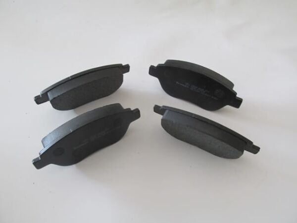 CITROEN C4- 04/11; ÖN FREN BALATASI (KABLOSUZ)(DİSK)(137X57,4X18)(BRAMAX)