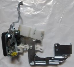 MITSUBISHI CANTER- FUSO- 06/12; ÖN KAPI KİLİDİ SAĞ (FE711/839/859E/859G) (TYG)