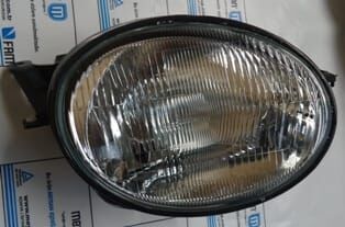 TOYOTA COROLLA- AE111- 99/00; FAR LAMBASI SAĞ MANUEL (YUVARLAK FARLI TİP) H4 (CASP/FAMELLA)