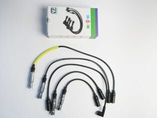 VOLKSWAGEN POLO- CLASSIC- 96/01; BUJİ KABLOSU TAKIM (8V)(AFT)1.6 CC (YOW JUNG)