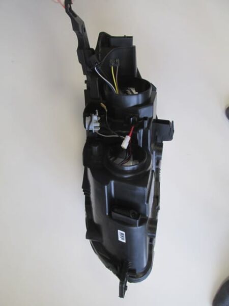 PEUGEOT 301- 13/16; FAR LAMBASI SAĞ MANUEL/ELEKTRİKLİ (H7/H1) (AYFAR) (E MARKLI)