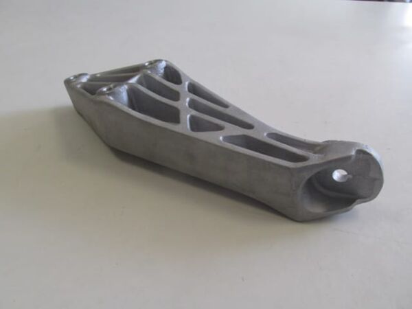 OPEL VECTRA- B- 96/99; ŞANZUMAN BAĞLANTI KULAĞI (1.8/2.0)